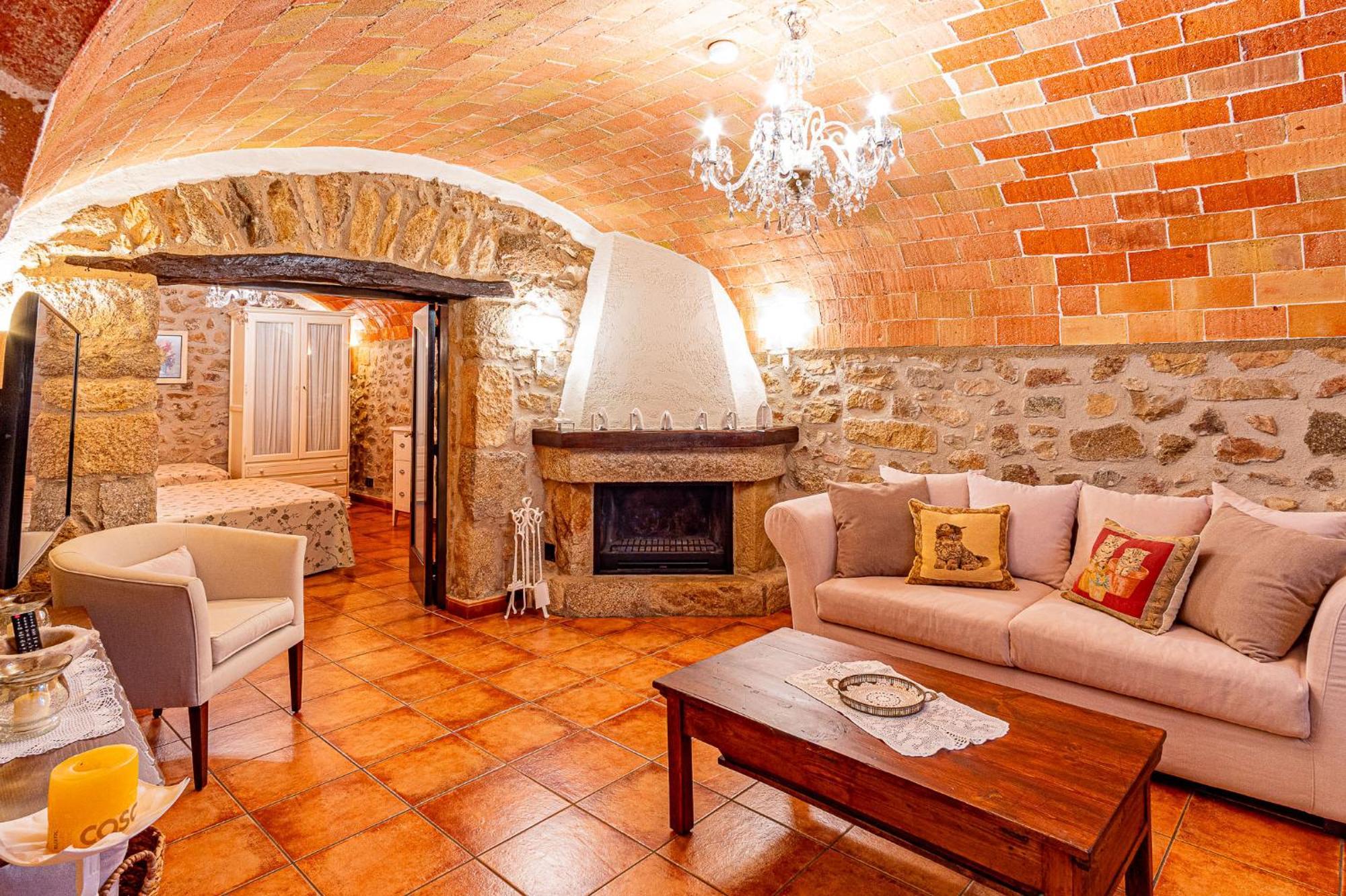 Cal Bisbe, Your Rural Holiday Home Capmany Exterior photo